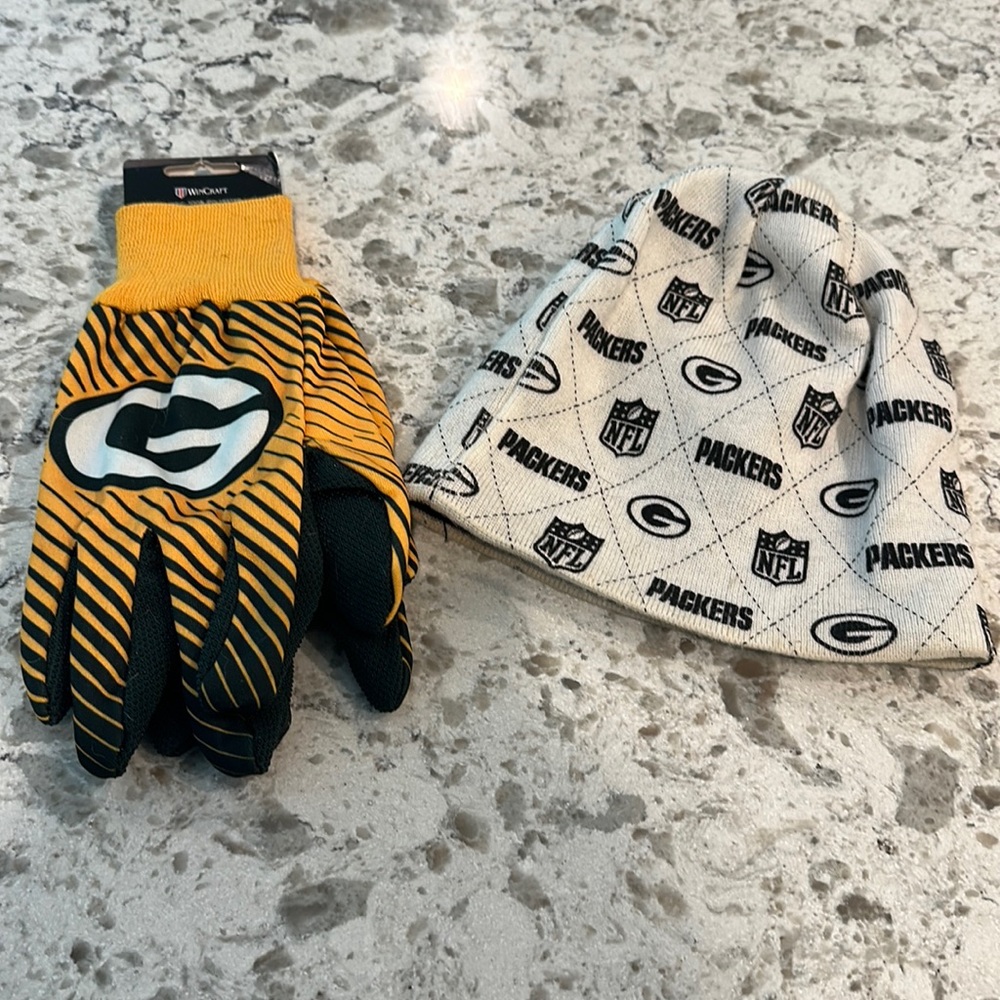 Packer gloves and hat